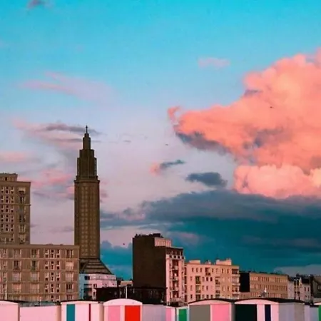 Le Petit Haussmannien A 2 Pas De La Plage *